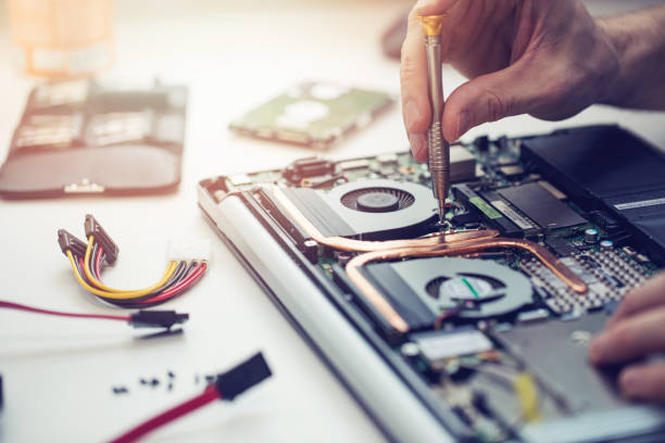 Cambio de pasta térmica en notebook y mantenimiento de temperatura